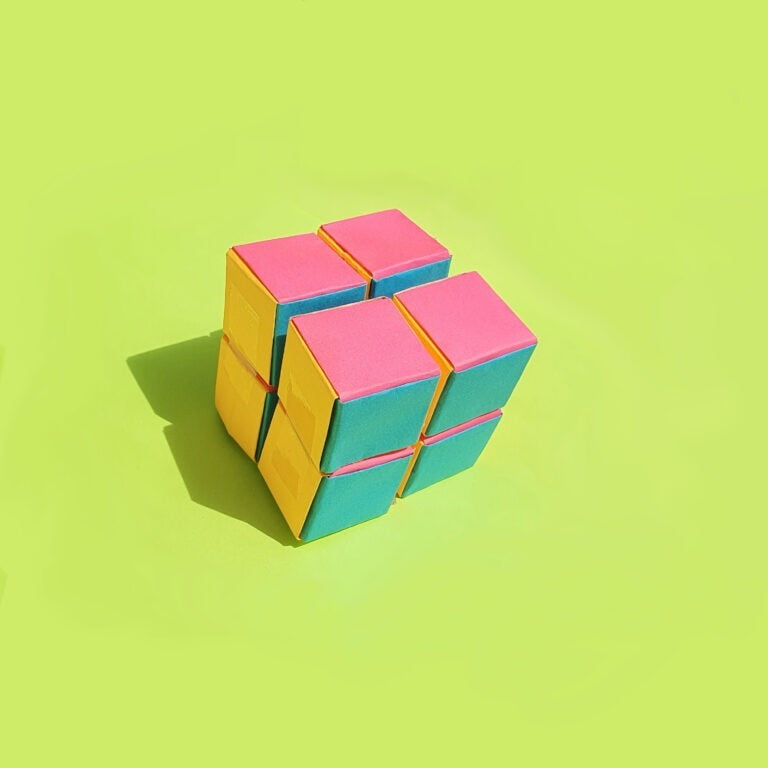 Шексіз текше